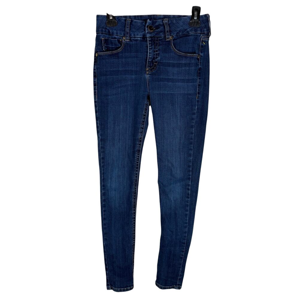Seven7 Jeans Womens 6 Blue Denim Stretch Dark Wash 5-Pockets‎ Skinny Leg Classic